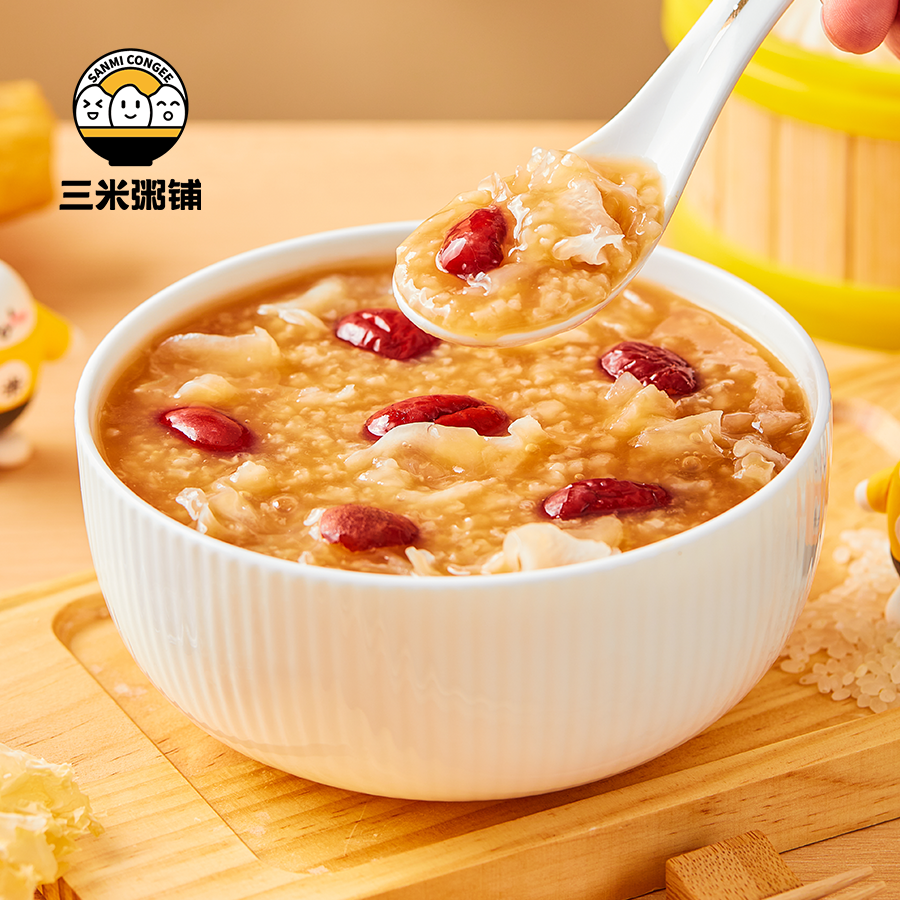红枣银耳莲子粥 